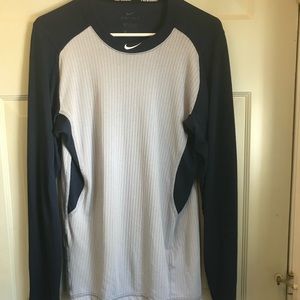 NIKE LONG SLEEVE SPORTS SHIRT